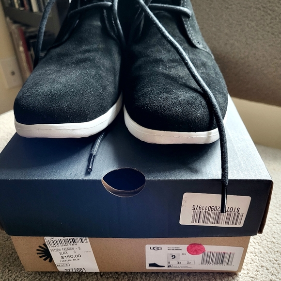 UGG Australia Black Suede Chukka Boots Size 9 - Picture 7 of 10